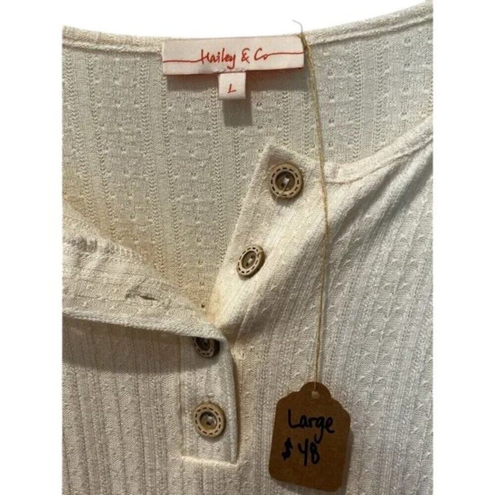 Haley & Co Henley Top Cream Blue Floral Flutter Sleeve NWT Women’s L - Picture 7 of 11